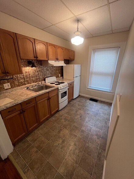 Building Photo - 374 Elmwood Ave