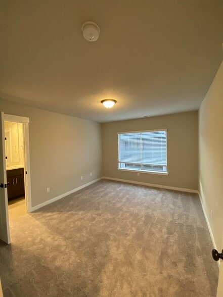 Building Photo - 16587 SE Sunshower Pl