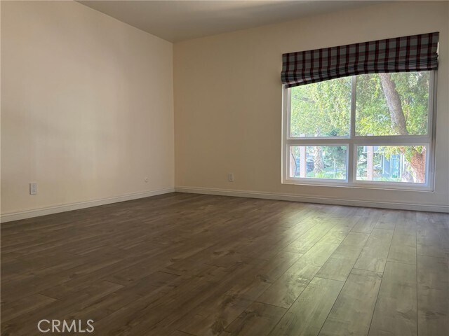 Building Photo - 1127 E Del Mar Blvd