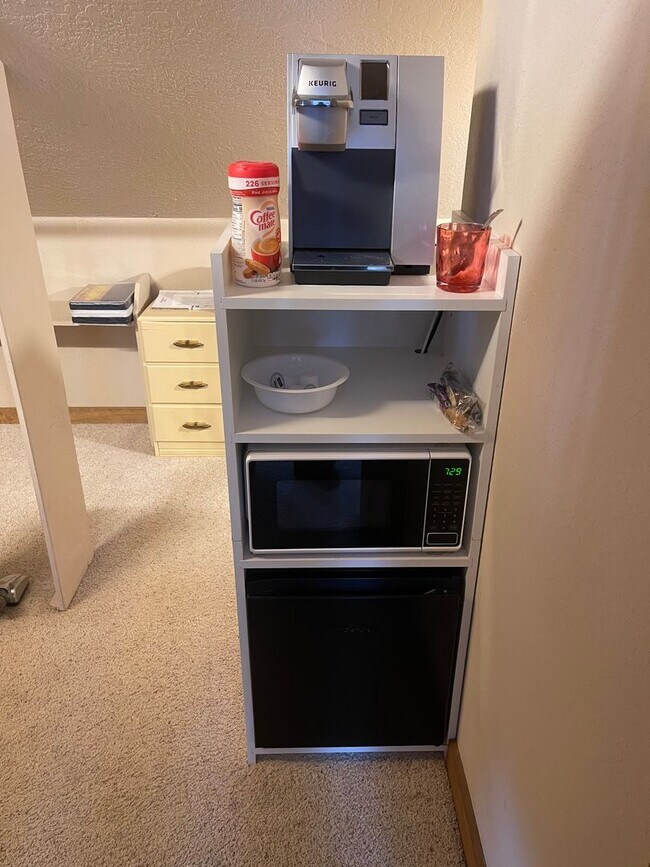 Building Photo - Beautiful furnished house in Stateline available now!