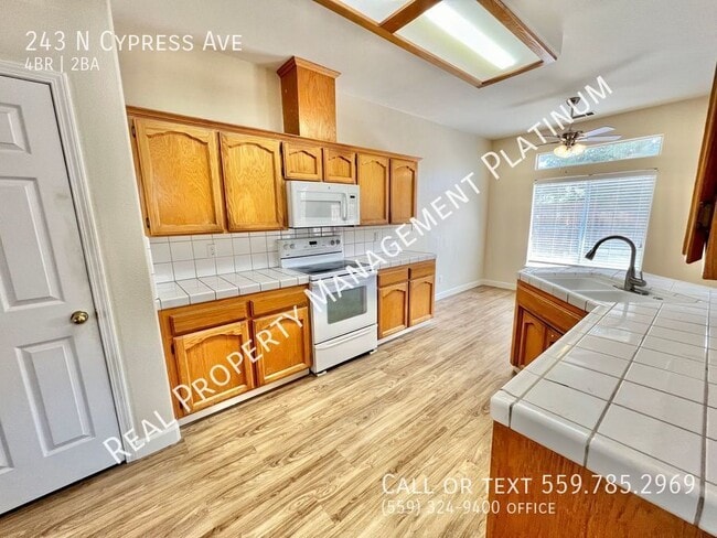 Building Photo - 243 N Cypress Ave
