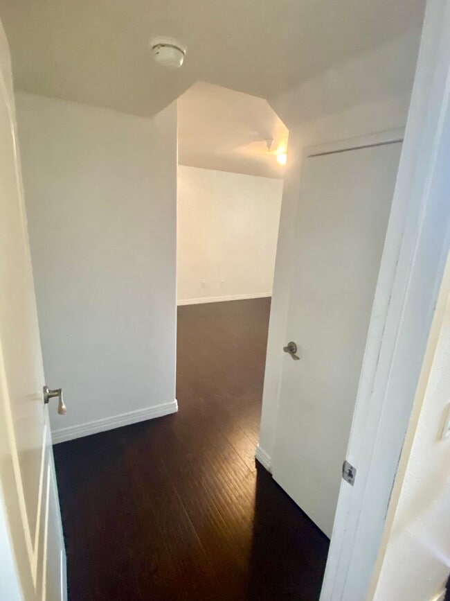 Building Photo - Spacious 4 Bed, 3 Bath Townhouse in Torrance $3,850