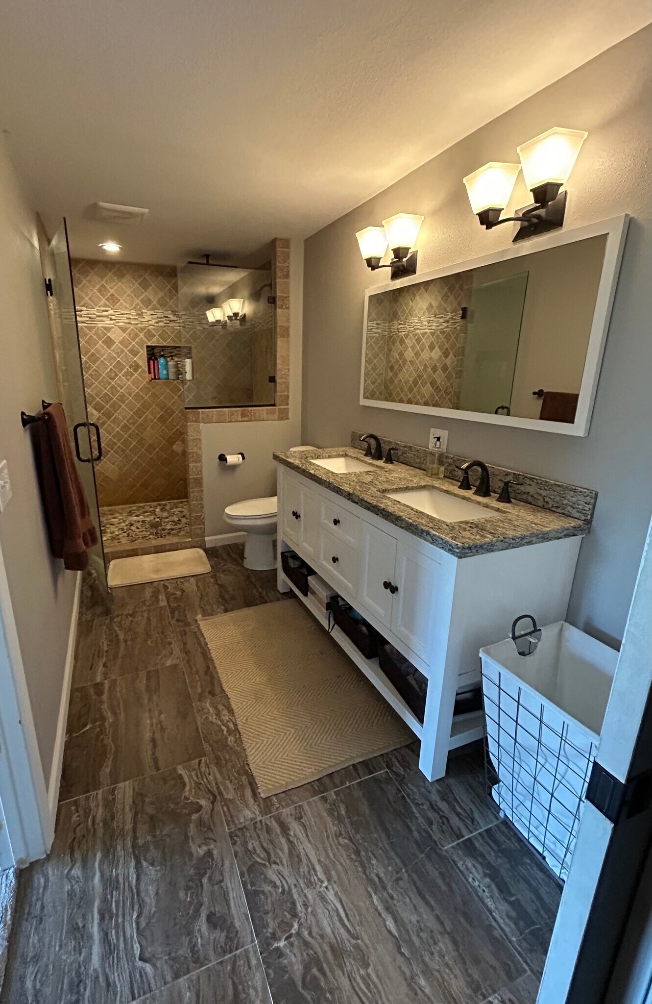 Master bath - 7920 S Zimmerman Rd