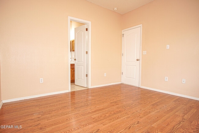 Building Photo - 14701 Calhoun Dr