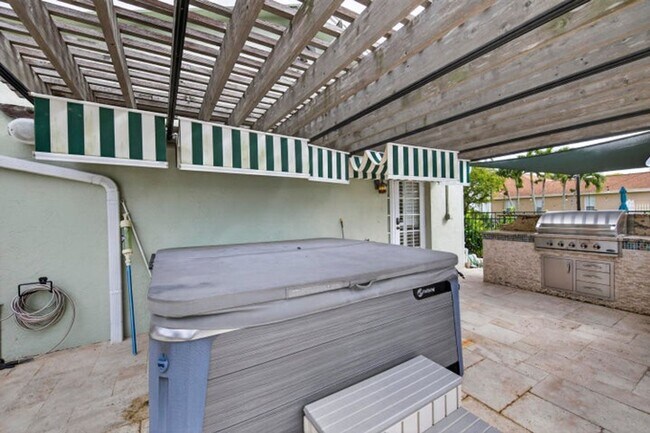 Building Photo - 9121 Paragon Way