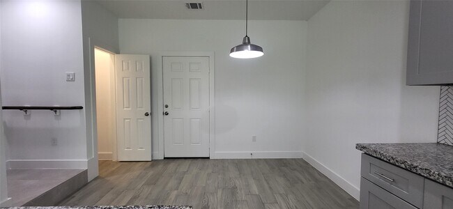 Building Photo - 8308 Prairie View Dr