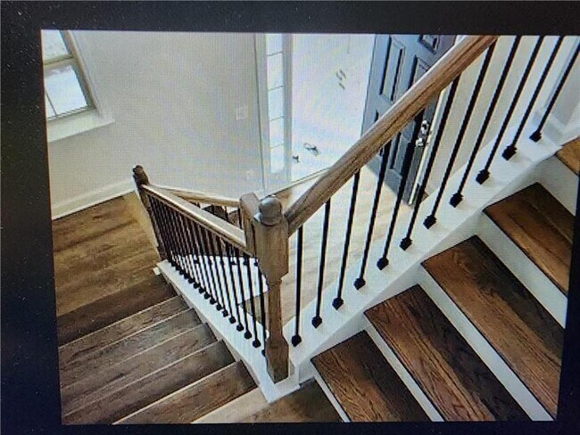 Building Photo - 112 Blue Iris Ct