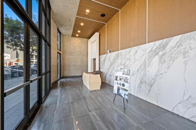 Building Photo - Chic Furnished Loft with Bay Views in the ...