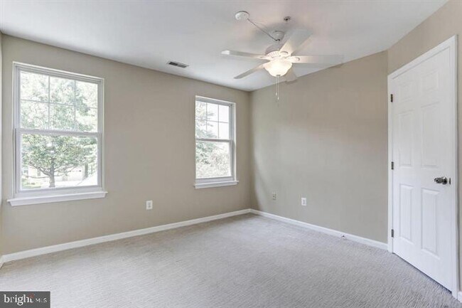 Building Photo - 4 Austringer Ct