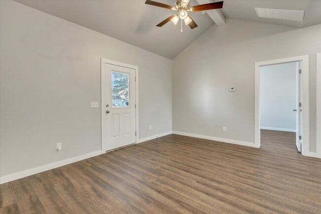 Building Photo - 414 N Tucker Ave