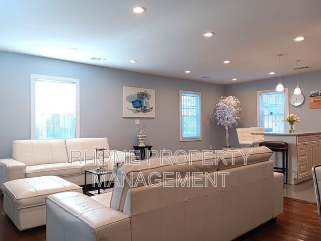 Building Photo - 1711 Candler Rd