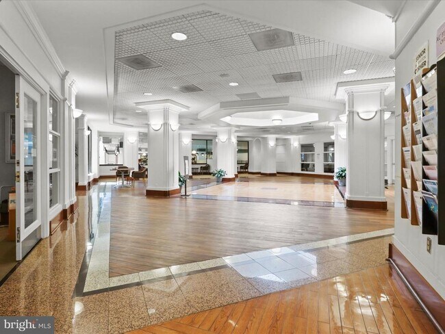 Building Photo - 203 Yoakum Pkwy