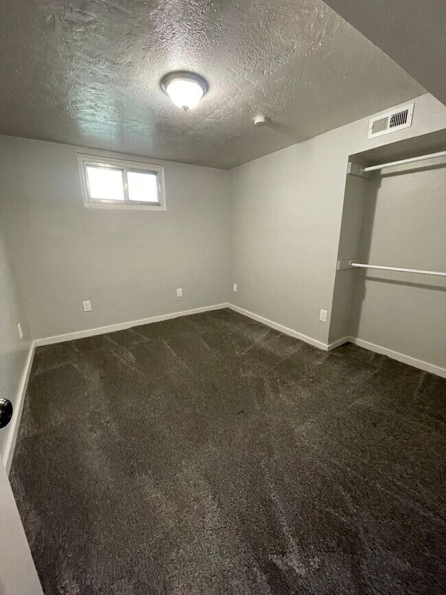 Building Photo - Odell Duplex