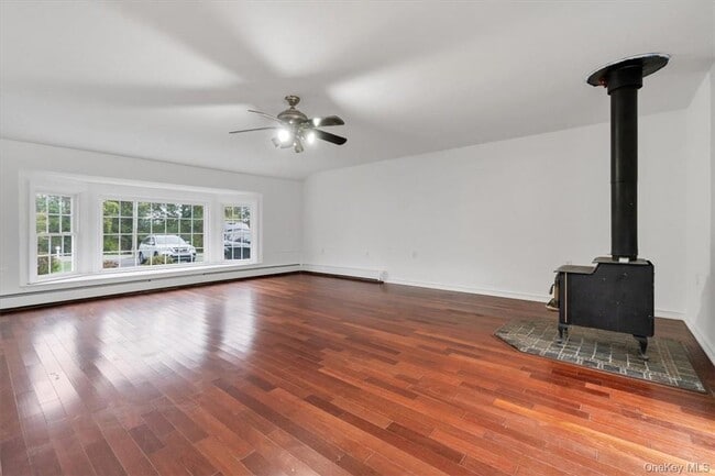 Building Photo - 1467 Goshen Turnpike