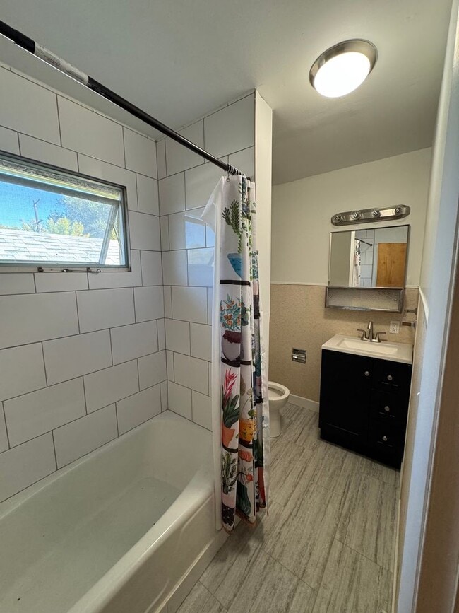 Building Photo - 50% OFF FIRST MONTHS RENT - Cozy Home