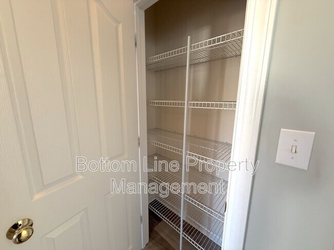 Building Photo - 12430 McAllister Park Dr