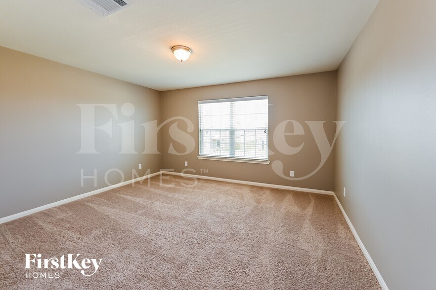 Building Photo - 5914 Treasure Cove Rd