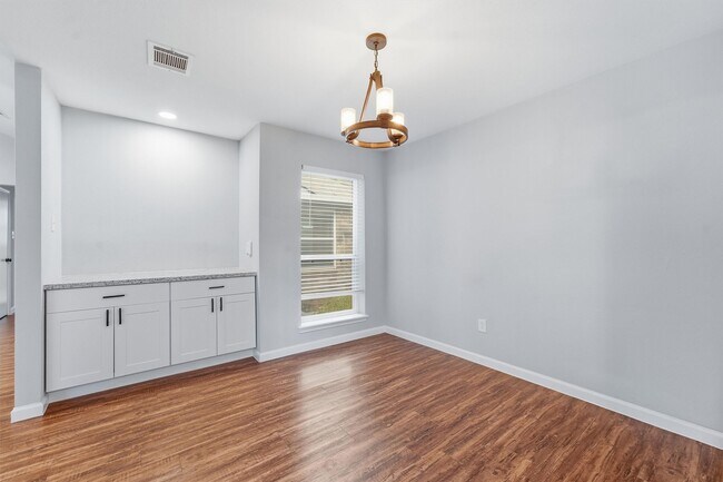 Building Photo - 71 S Woodstock Cir Dr