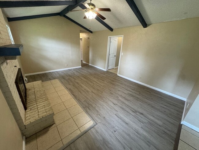 Building Photo - Beautiful  Home in Southeast Springfield
