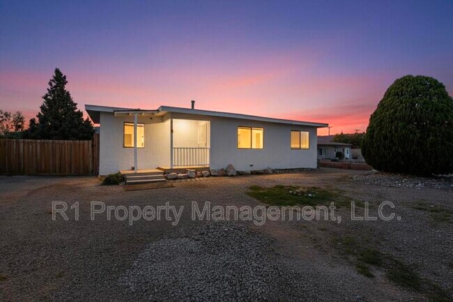 Building Photo - 165 Hilton Ave NW