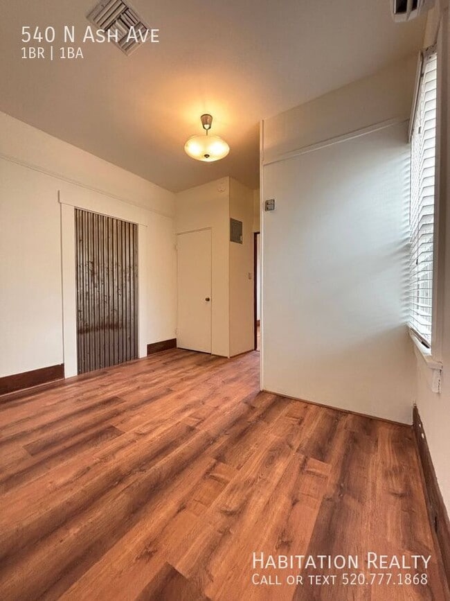 Building Photo - 540 N Ash Ave