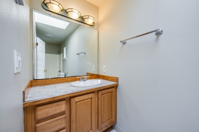 Full bathroom with skylight - 38276 SE Cedar St