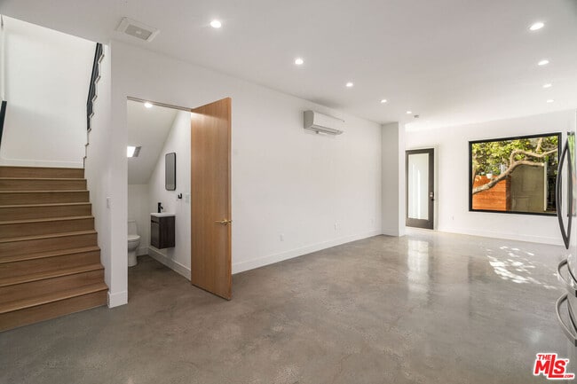 Building Photo - 3909 W Exposition Blvd