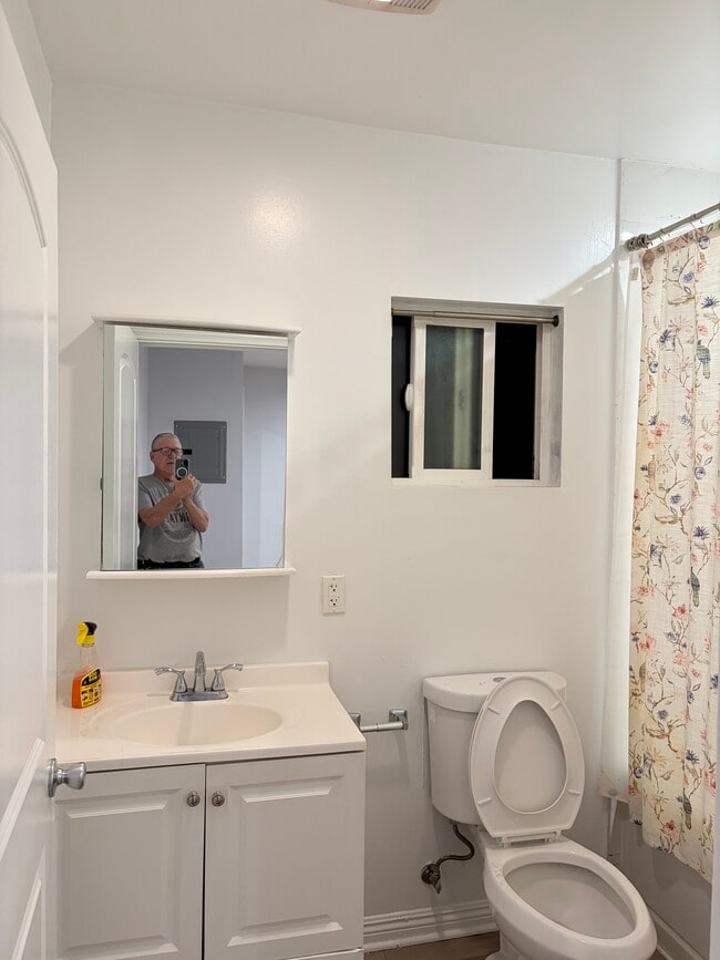 Building Photo - 14260 McCormick St