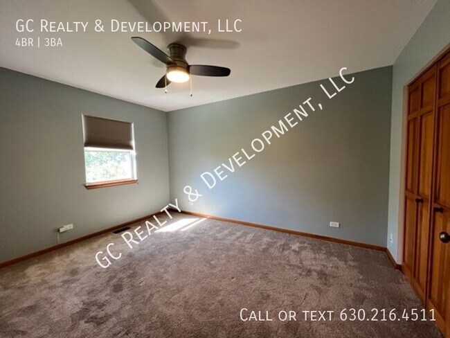 Building Photo - ***MUST SEE! 4 BDRM / 2.5 BTH / LARGE CORN...