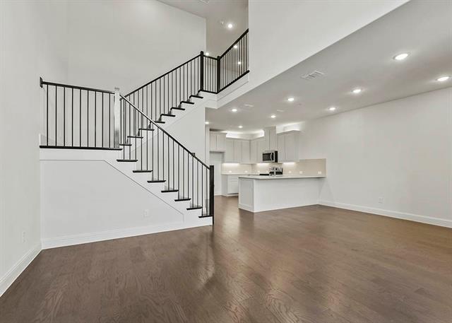 Building Photo - 8804 Samara St