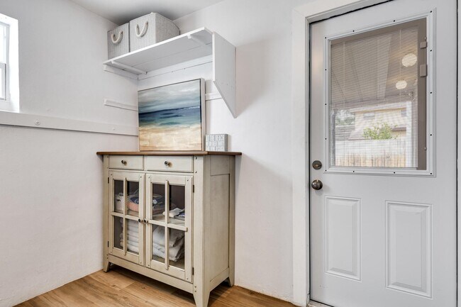 Building Photo - 242 SW 9th St