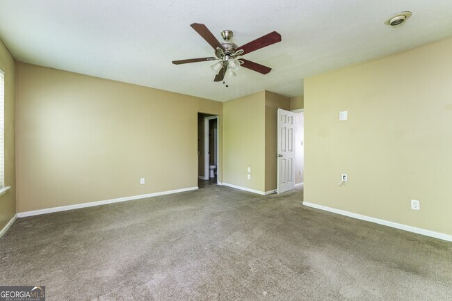 Building Photo - 2464 Landington Way NW
