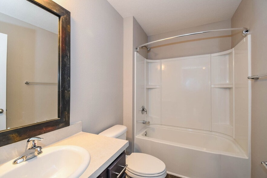 Building Photo - 2226 Pebble Point Dr