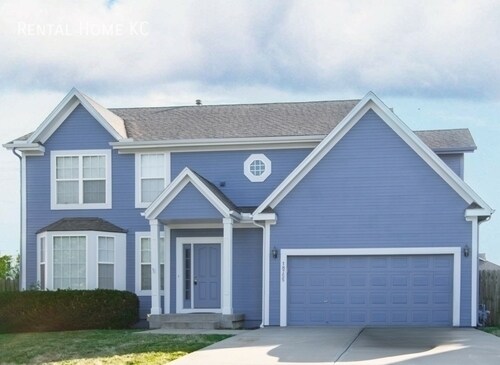 Primary Photo - Large 2-Story w/finished basement + fence ...