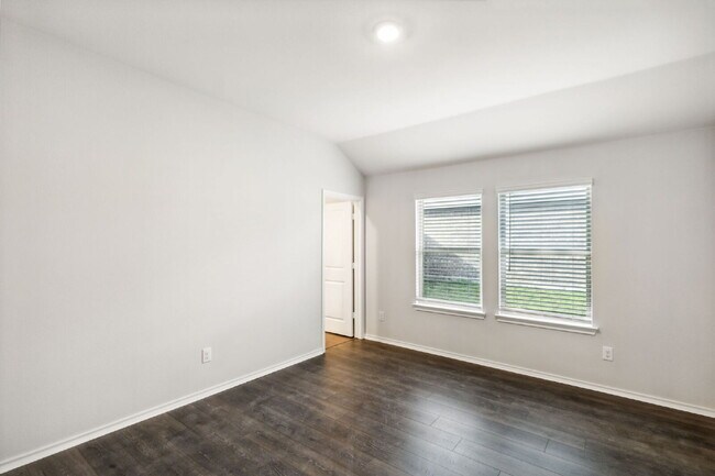 Building Photo - 606 Wrangler Dr