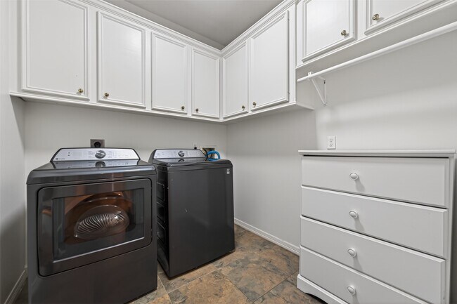 Building Photo - 9072 Grand Lake Estates Dr