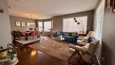 Building Photo - 2208 Buttercup St