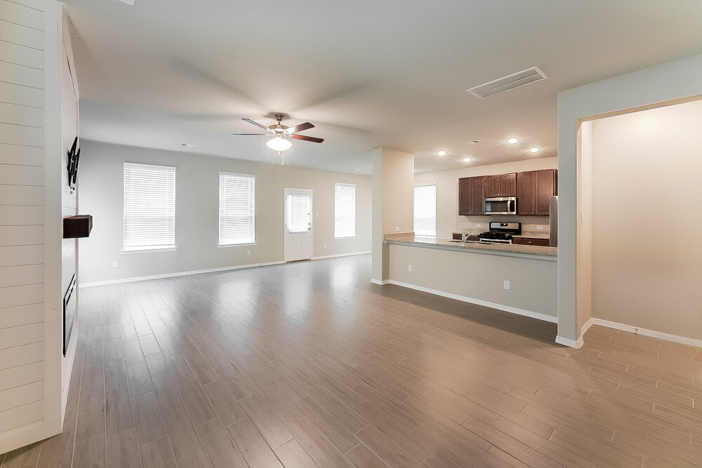 Building Photo - 25542 Valverdant Ct