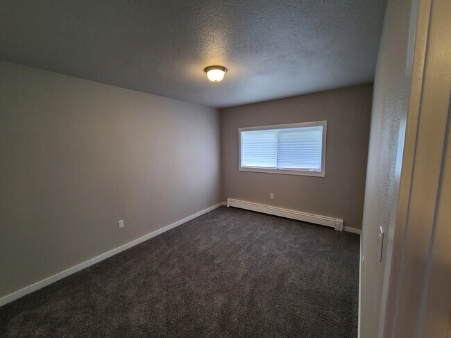 Building Photo - 2810 W Northern Lights Blvd