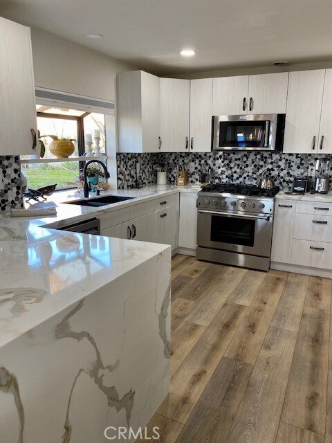 Building Photo - 31821 Via Flores