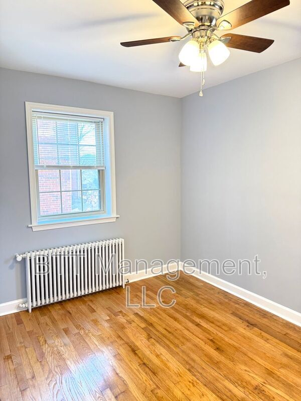 Building Photo - 8800 Plymouth St