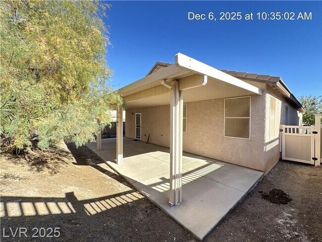 Building Photo - FURNISHED SINGLE STORY LOCATED IN THE HENDERSON AREA!!