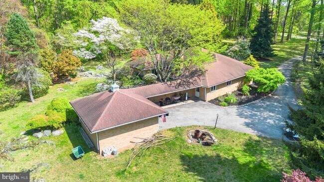 Building Photo - 501 Webb Rd