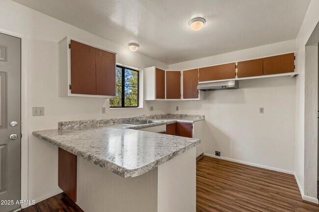 Building Photo - 108 E Paseo del Rio