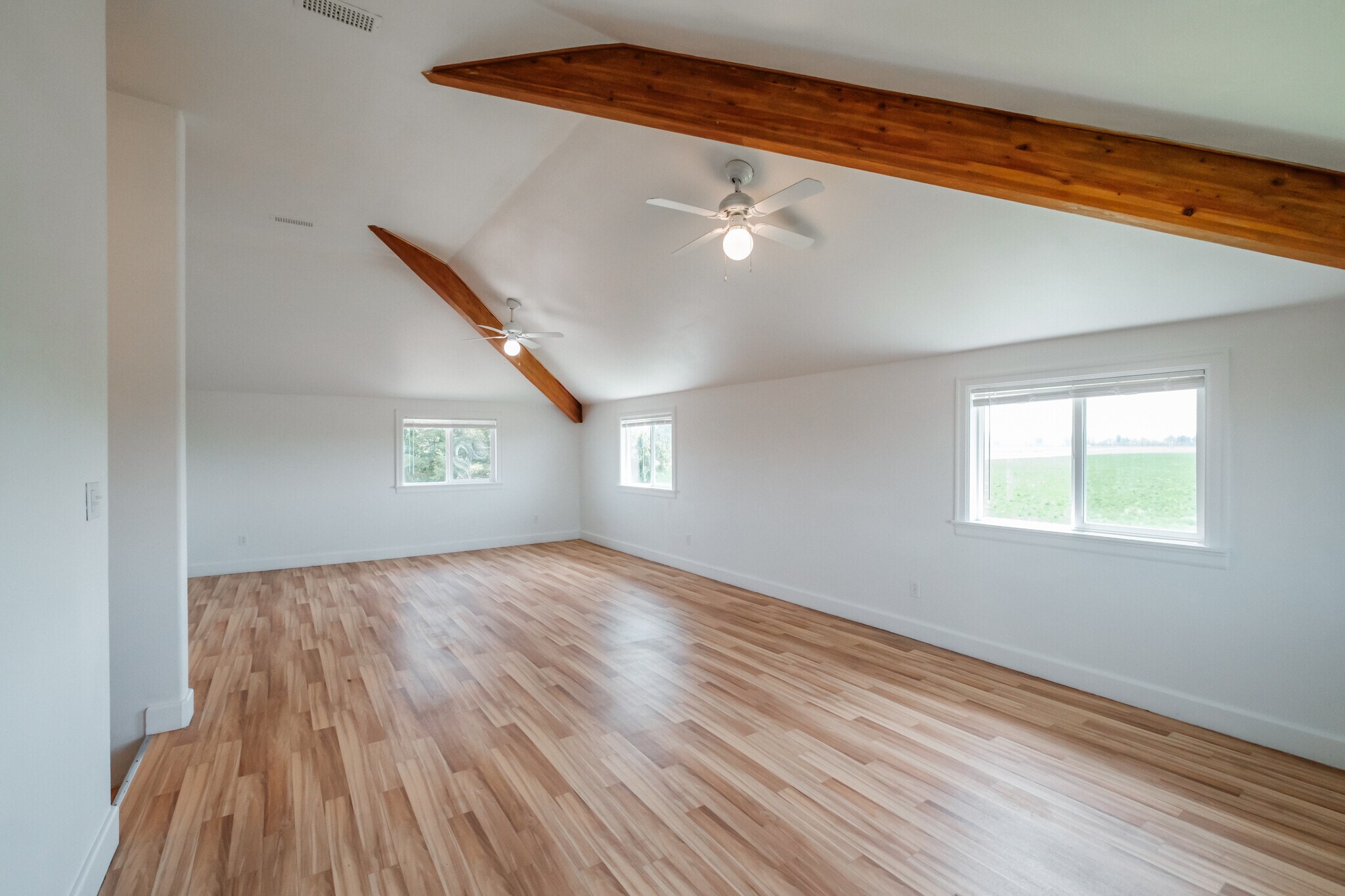 upstairs family/game room - 14607 Dominic Rd NE