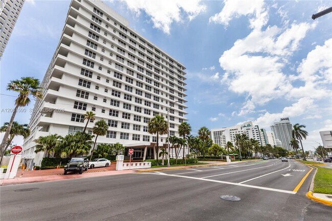 Building Photo - 4747 Collins Ave