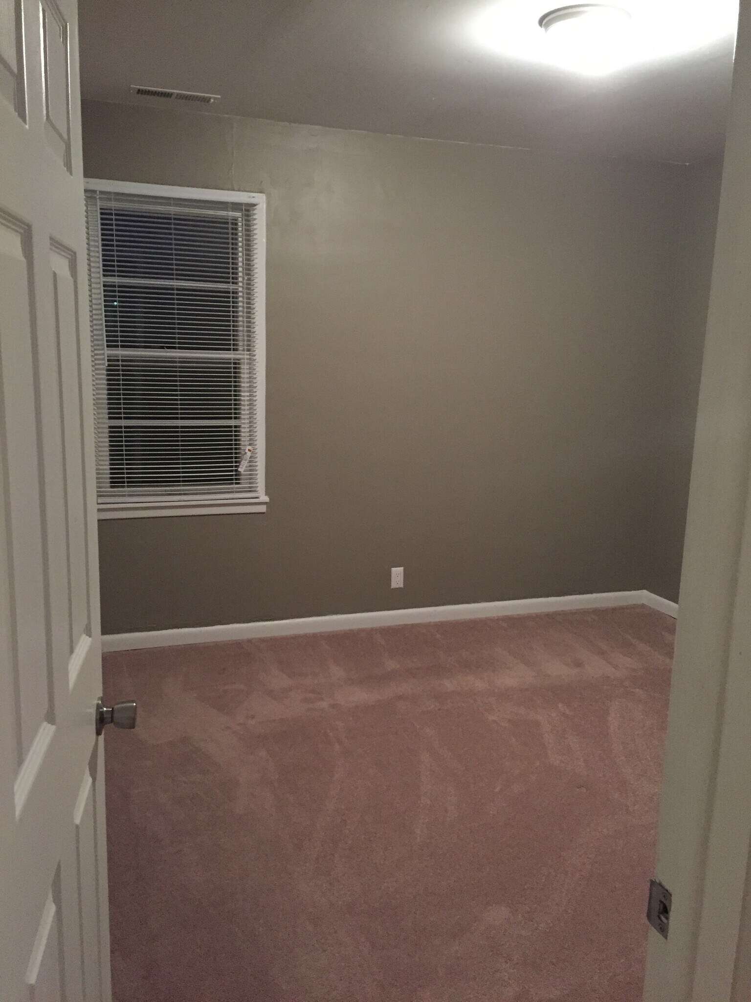 Building Photo - 1030 E National Hwy