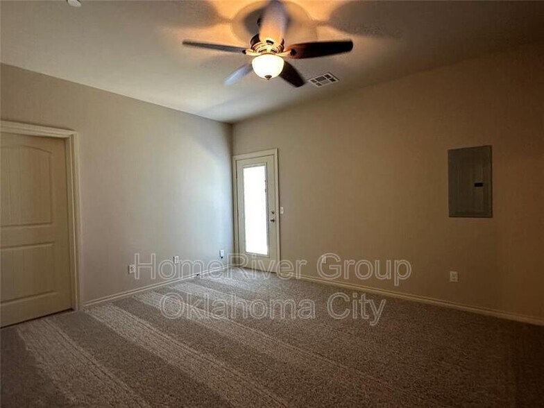 Building Photo - 1003 SW 92nd St