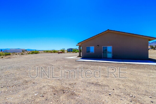Building Photo - 7756 Sierra Vista Dr