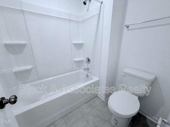 Building Photo - 611 Contento Ct